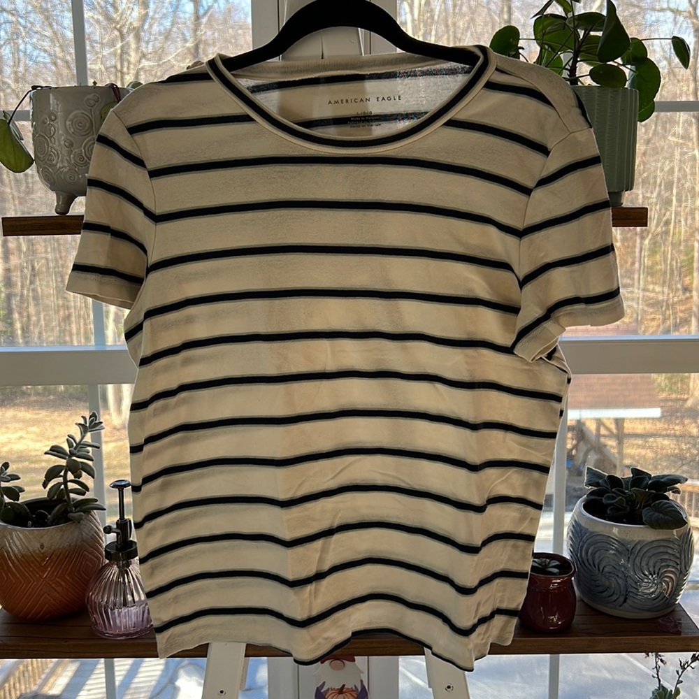American Eagle short sleeve t-shirt